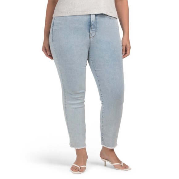 GOOD AMERICAN Indigo Plus Good Classic Straight Jeans
